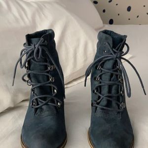 Steve Madden lace up boots in Navy .